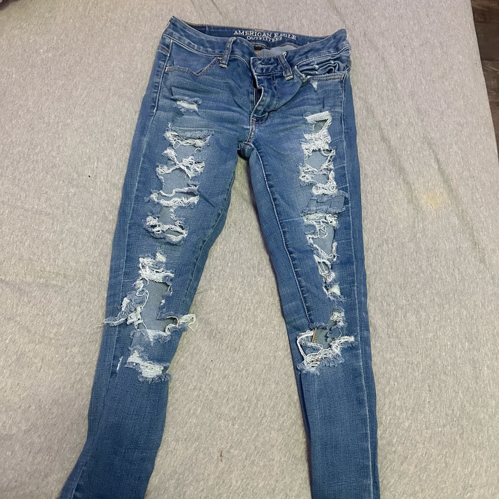 distressed american eagle jeans!